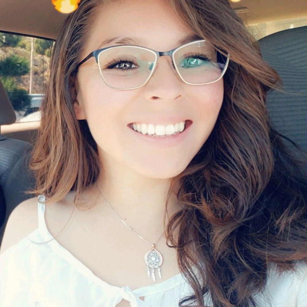 Meet your Posher, Noemi